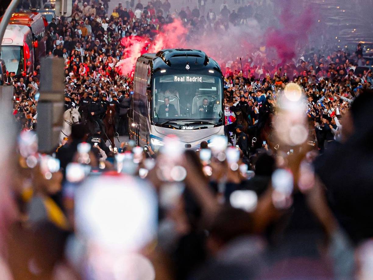 Así fue la espectacular llegada del Real Madrid al Santiago Bernabéu.