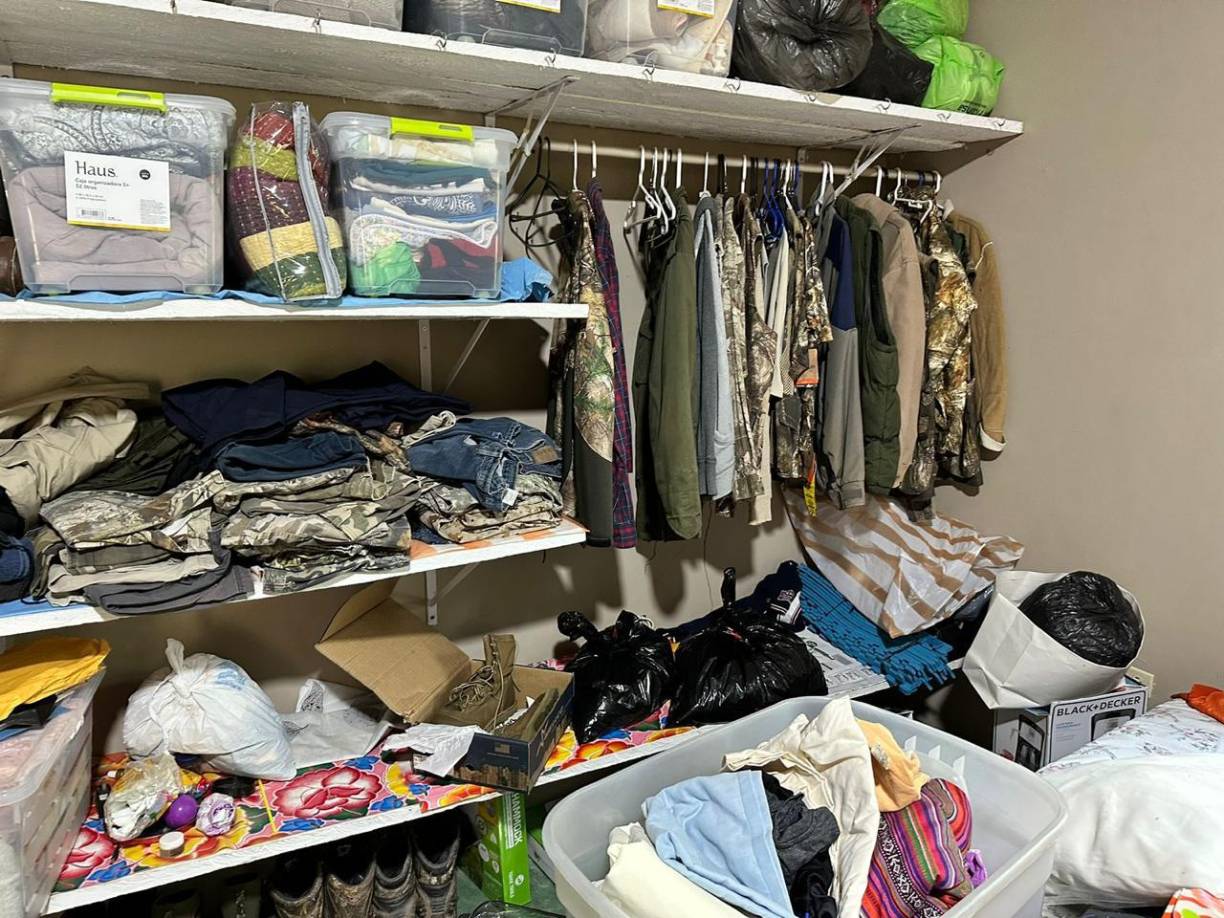 Entre lo decomisado se encuentra: Dos fusiles de uso prohibido, AK-47 cal 7.62 mm, Un fusil de uso prohibido, AR-15 cal 5.56 mm, Dos lanza granadas, calibre 40 mm, Tres escopetas gauge 12 Un fusil calibre .22 mm