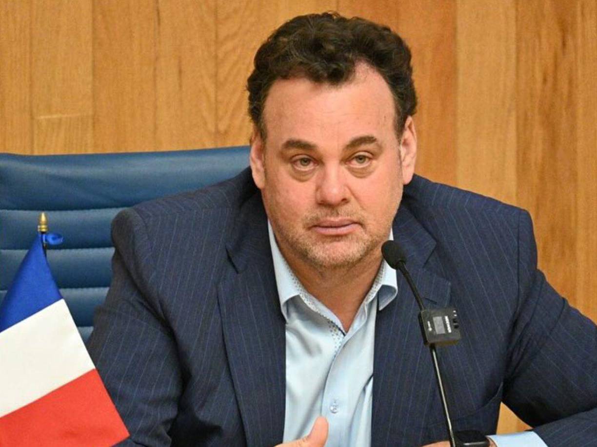 El percance no pasó a mayores y David Faitelson pudo seguir con su camino para realizar las grabaciones con el resto del equipo de Televisa.