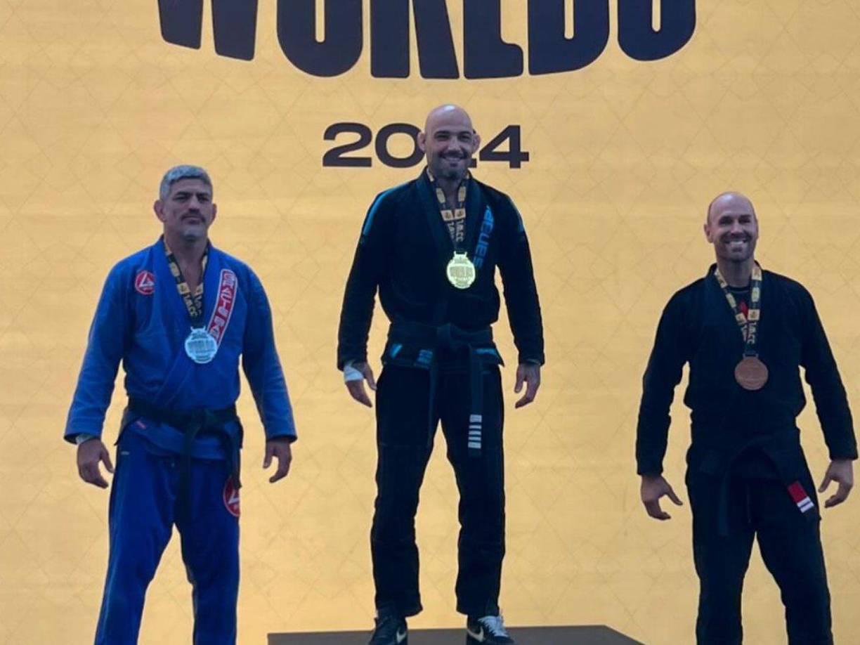 Aunque su familia confirmó la muerte, la causa oficial de su muerte todavía no fue divulgada por las autoridades de la ciudad de los Estados 