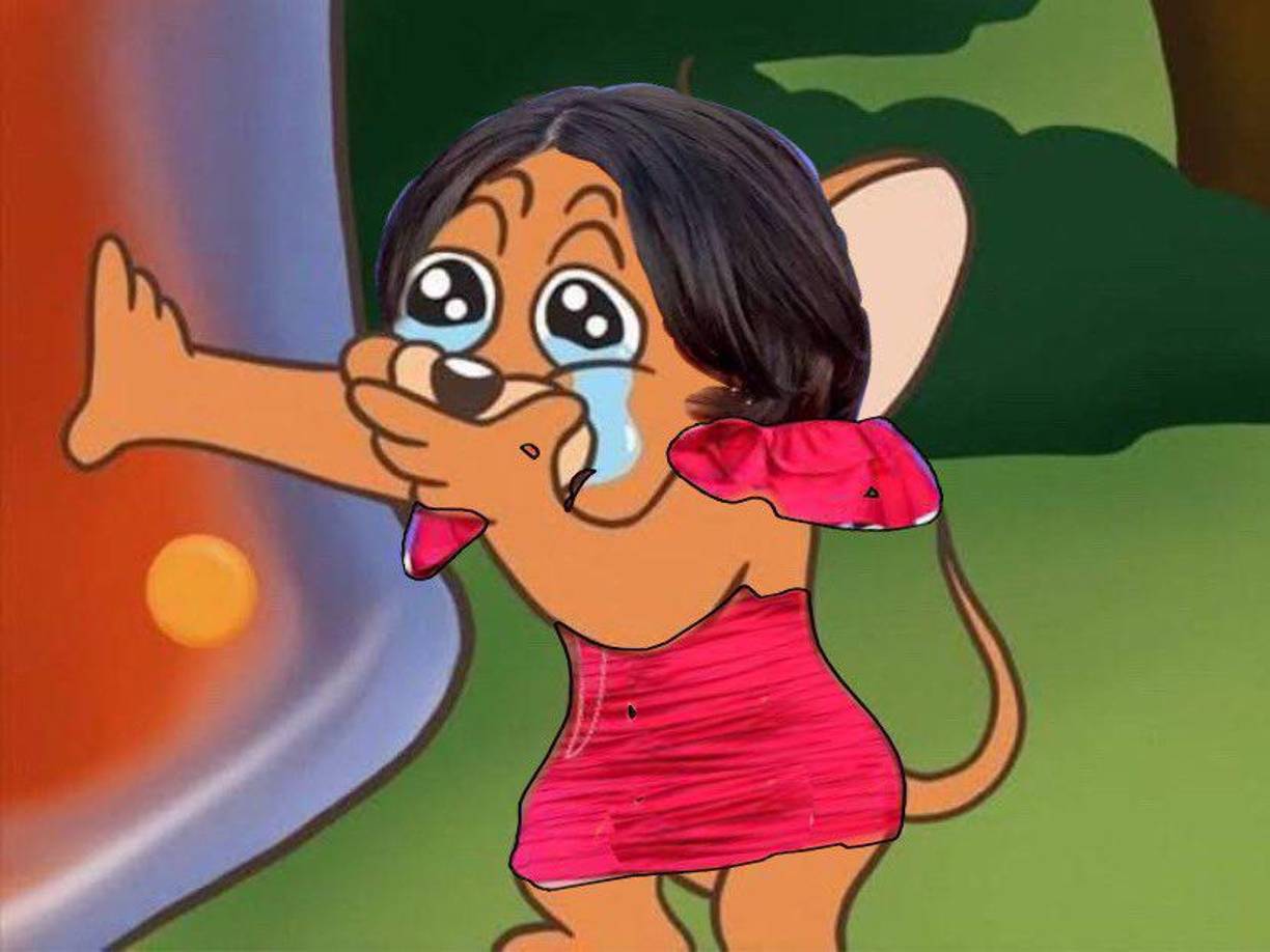 Los memes también no se hicieron esperar con el capítulo de “fan de su relackión. Hasta el momento los cantantes no han reaccionado a la creación de la televisora mexicana.