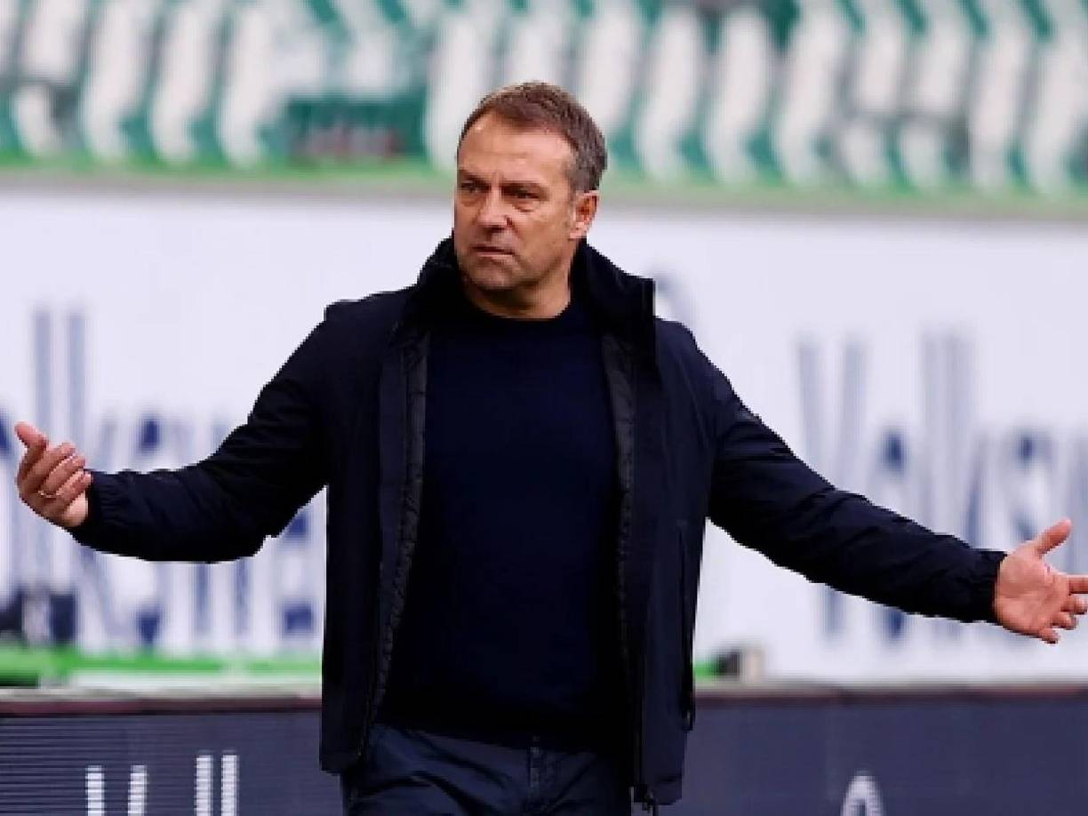 Según el periodista alemán Christian Falk, asegura que Flick, el entrenador del Bayern en el 2-8 al Barça, sería ahora mismo uno de losfavorito. Está sin equipo tras su etapa en la selección alemana y según Bild sería el candidato para el banquillo culé.