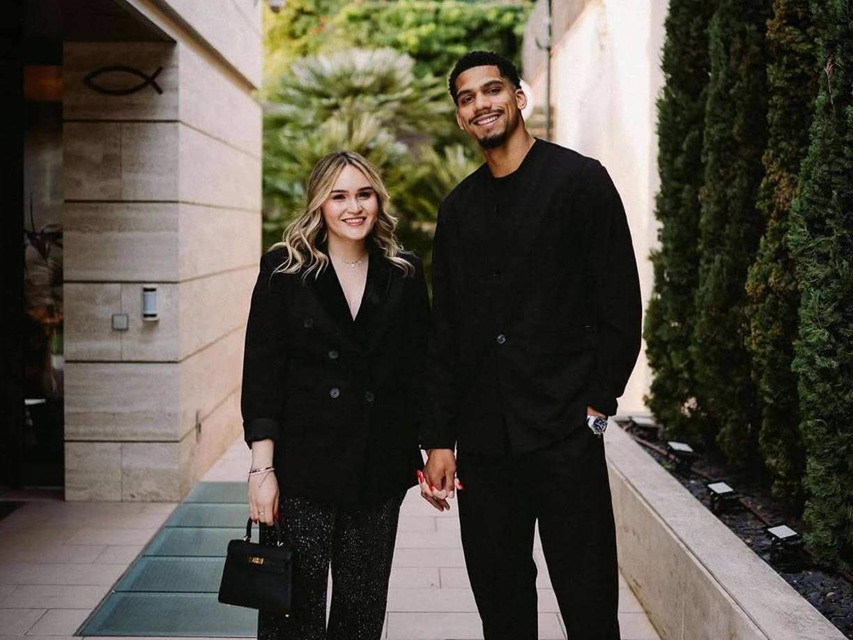 Ronald Araújo y Abigail Olivera están juntos desde 2016. Esto quiere decir que su relación es desde el momento que el defensa hizo su debut profesional en Rentistas de Uruguay.