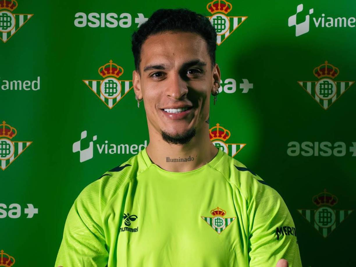 El extremo brasileño Antony es nuevo jugador del Real Betis, llega procedente del Manchester United.