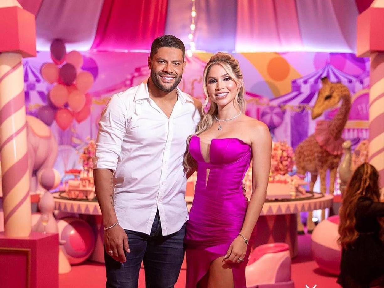 Y es que el domingo pasado, Givanildo Vieira de Souza “Hulk”, comunicó a sus seguidores que tendrá un nuevo hijo con su actual esposa, Camila Angelo.