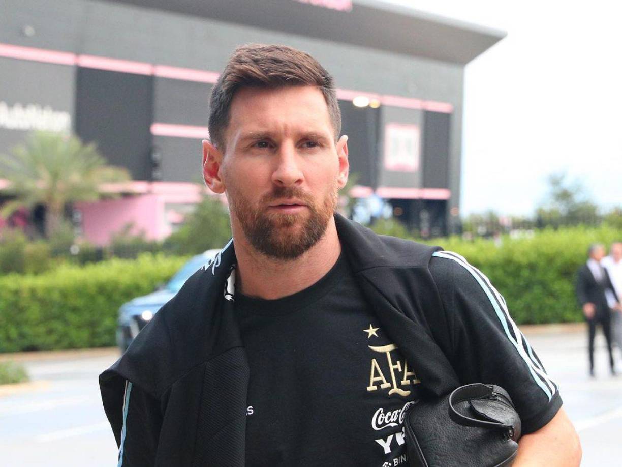 Lionel fue titular en la final de la Copa América 2007, integrando el tridente de ataque junto a Juan Román Riquelme y Carlos Tévez, pero la victoria de Brasil fue contundente. La Canarinha ganó 3-0 gracias a los goles de Julio Baptista, Roberto Ayala (autogol) y Dani Alves.