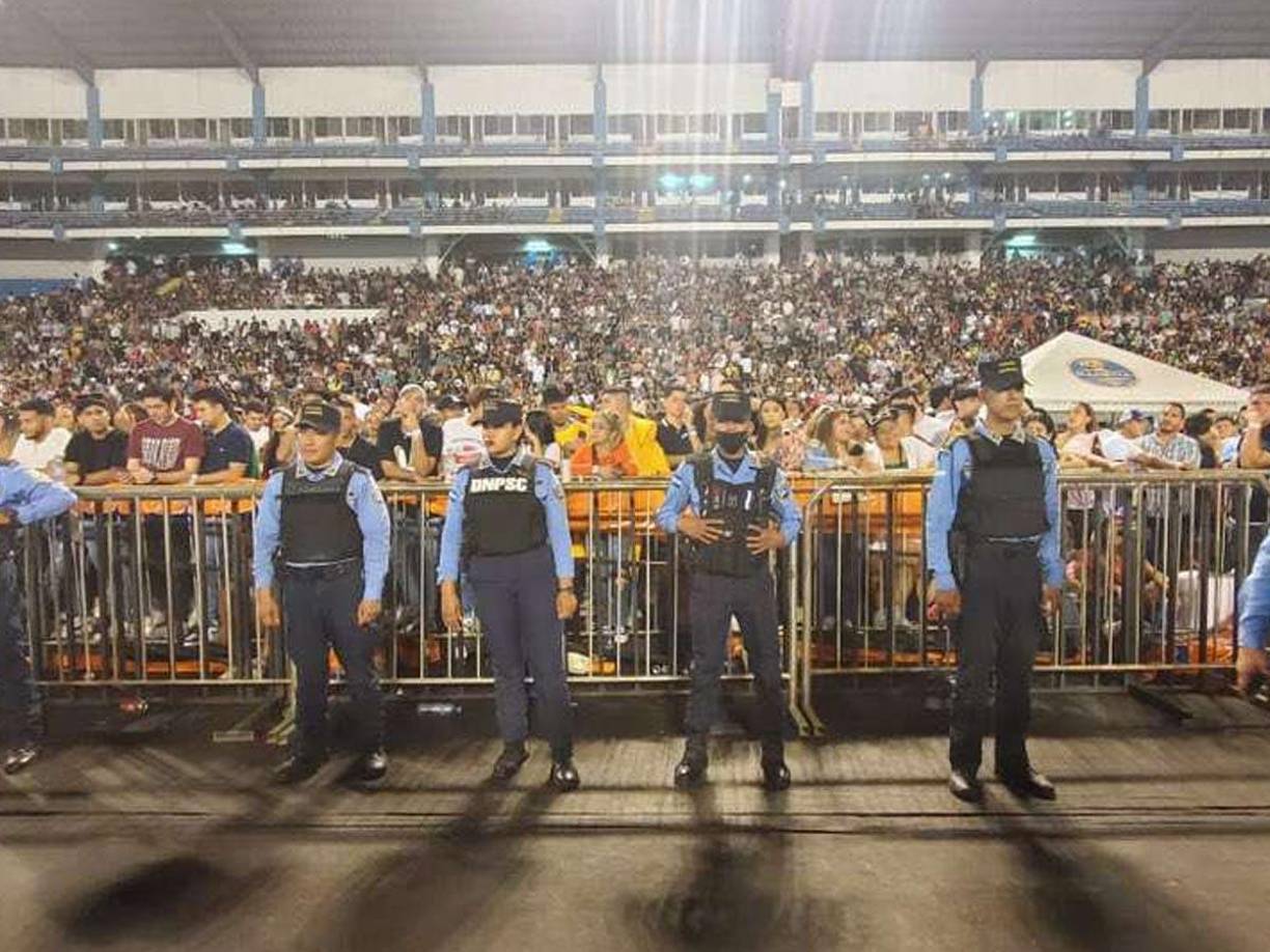 ¡Ambientazo! Hondureños disfrutan del concierto de Bad Bunny