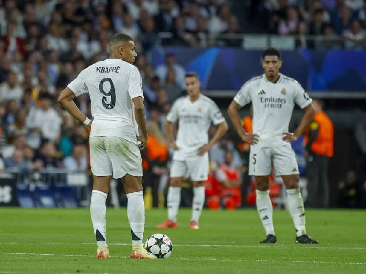 Los jugadores no lo podían creer y se fueron al descanso cayendo por 0-2 ante su afición en el Santiago Bernabéu.