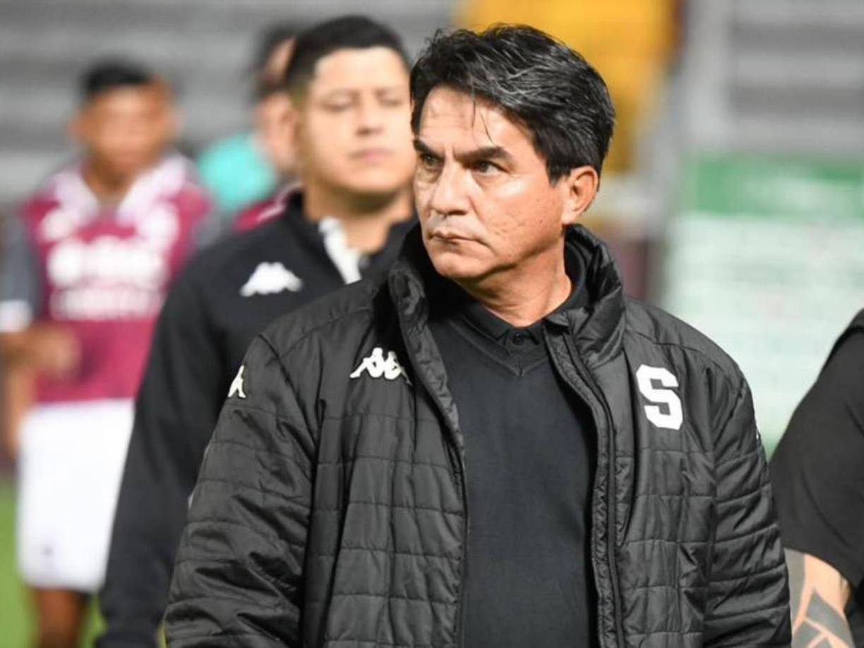 El director técnico Vladimir Quesada es uno de los entrenadores con mayor cantidad de títulos con el Saprissa de Costa Rica. En su palmarés tiene cuatro preseas ligueras, una Supercopa y Recopa. 