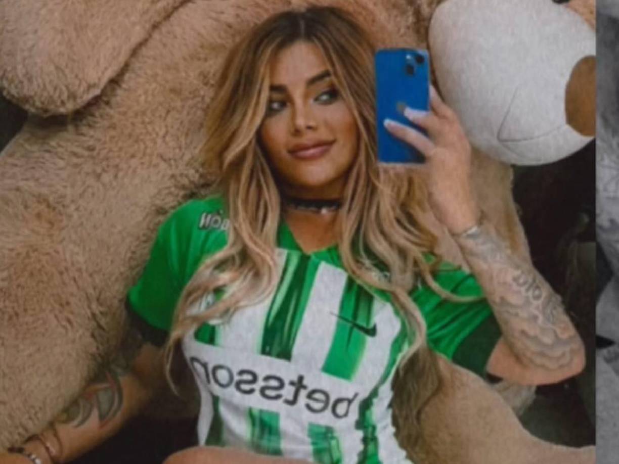 En las imágenes, la modelo aparece con la camiseta del Atlético Nacional de Colombia, sin embargo, en ella tapa el nombre y número del futbolista. Los seguidores notaron ciertos detalles y desvelaron que el número pertenece a Pablo Ceppelini, jugador del conjunto verdolaga.