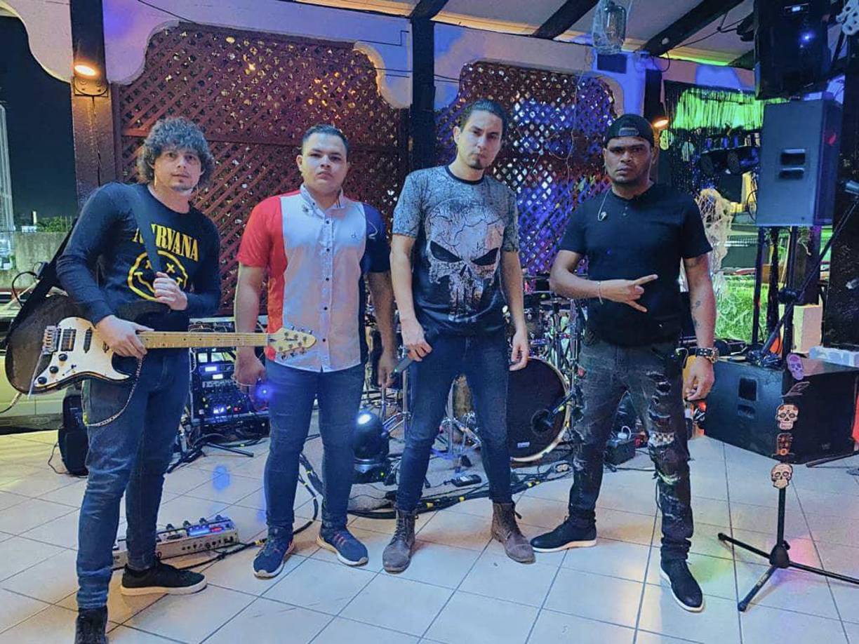 ALQUIMIAFecha: 30 de diciembre<br />Lugar: Angus Rock en la 19 avenida, entre 2 y 3 calles S.O. del barrio Rio de Piedras en San Pedro Sula.<br />Hora: 9:00 pm<br />Reservaciones: 9908-4456