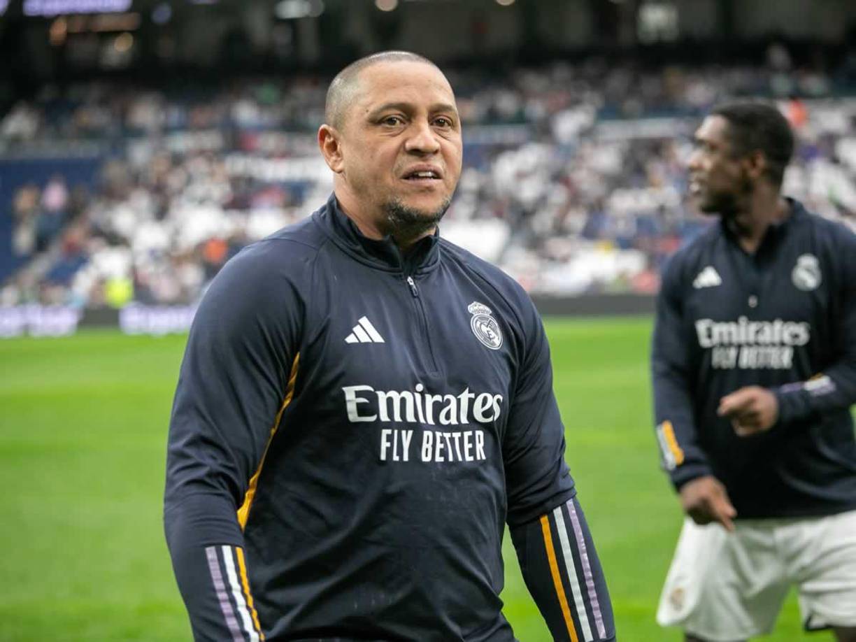 Roberto Carlos, ex futbolista del Real Madrid y de la selección brasileña entre otros, es una de las grandes leyendas del fútbol mundial, muchos lo tildan como el mejor lateral izquierdo de la historia y actualmente es embajador de FIFA.