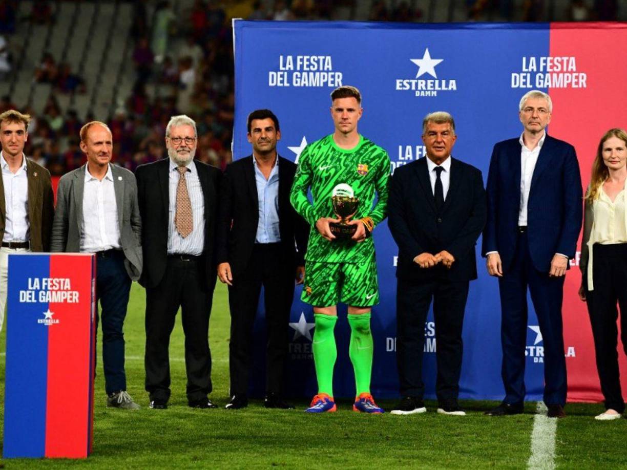 Ter Stegen recogió un premio de consolación luego de la goleada sufrida ante Mónaco en su propia casa.