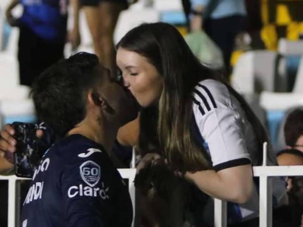 Otras de las parejas más mediáticas en Honduras es la de Agustín Auzmendi con Cecilia García, quien se destaca como modelo profesional.