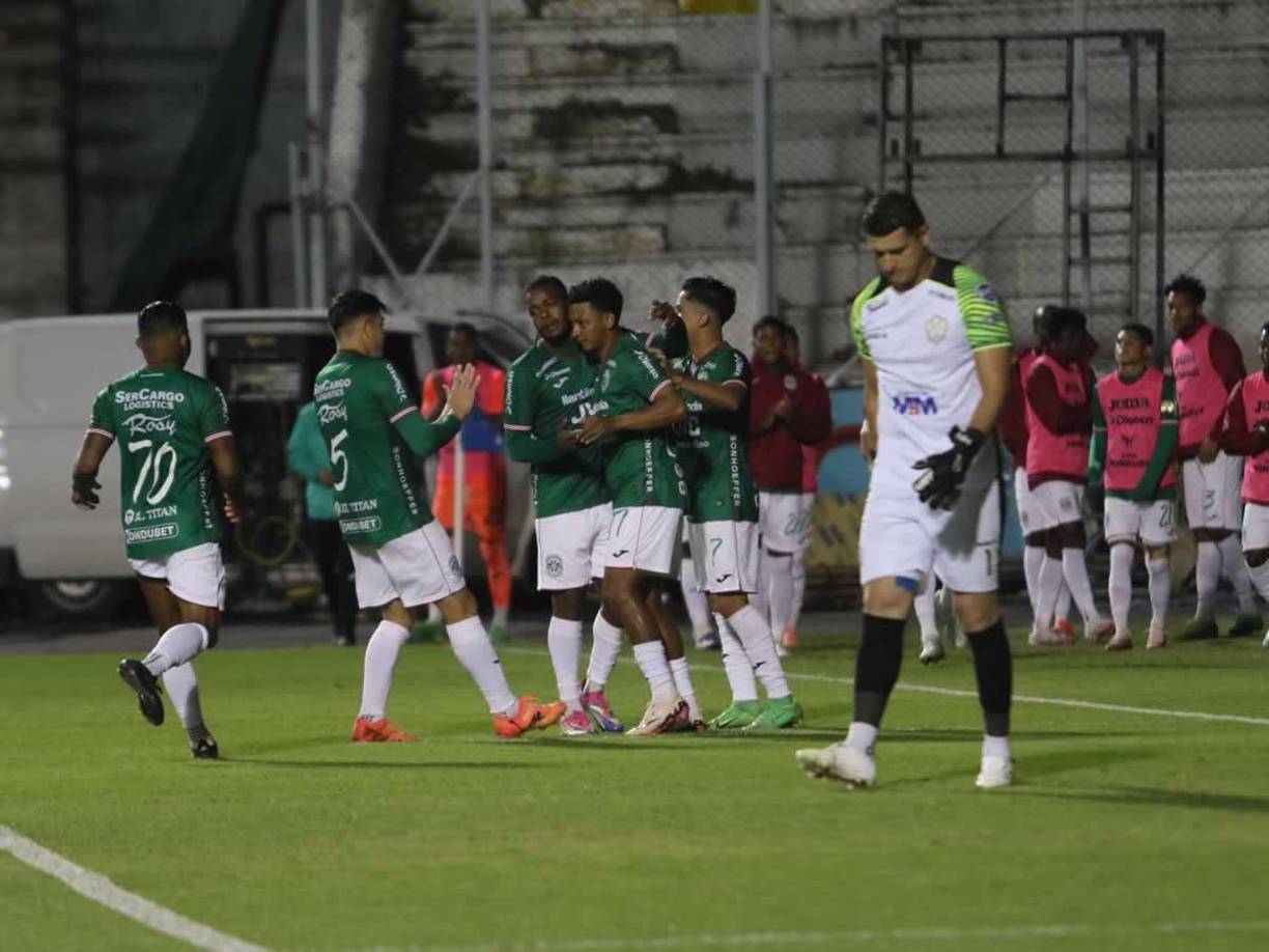 Alexy Vega marcó el penal y firmó el empate del Marathón 1-1 en el partido contra el Olancho FC.