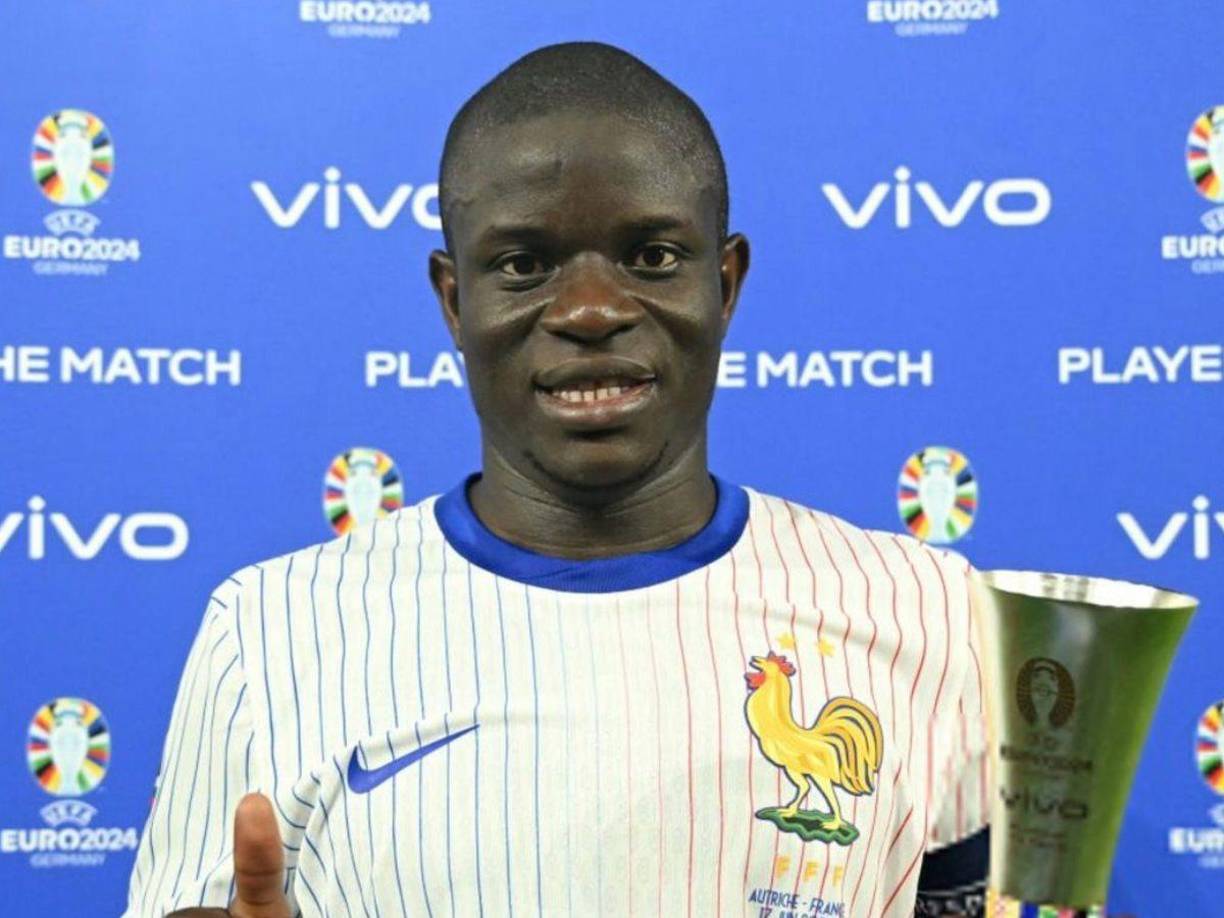 Según reporta Relevo, directivos del Atlético contactaron a los agentes de N’Golo Kanté para negociar su llegada. El mediocampista tiene contrato con el Al Ittihad de Arabia Saudita hasta 2026 y su salida no será nada sencilla. Ante la posibilidad de no contar con Gallagher, Diego Simeone buscaría al francés de 33 años.