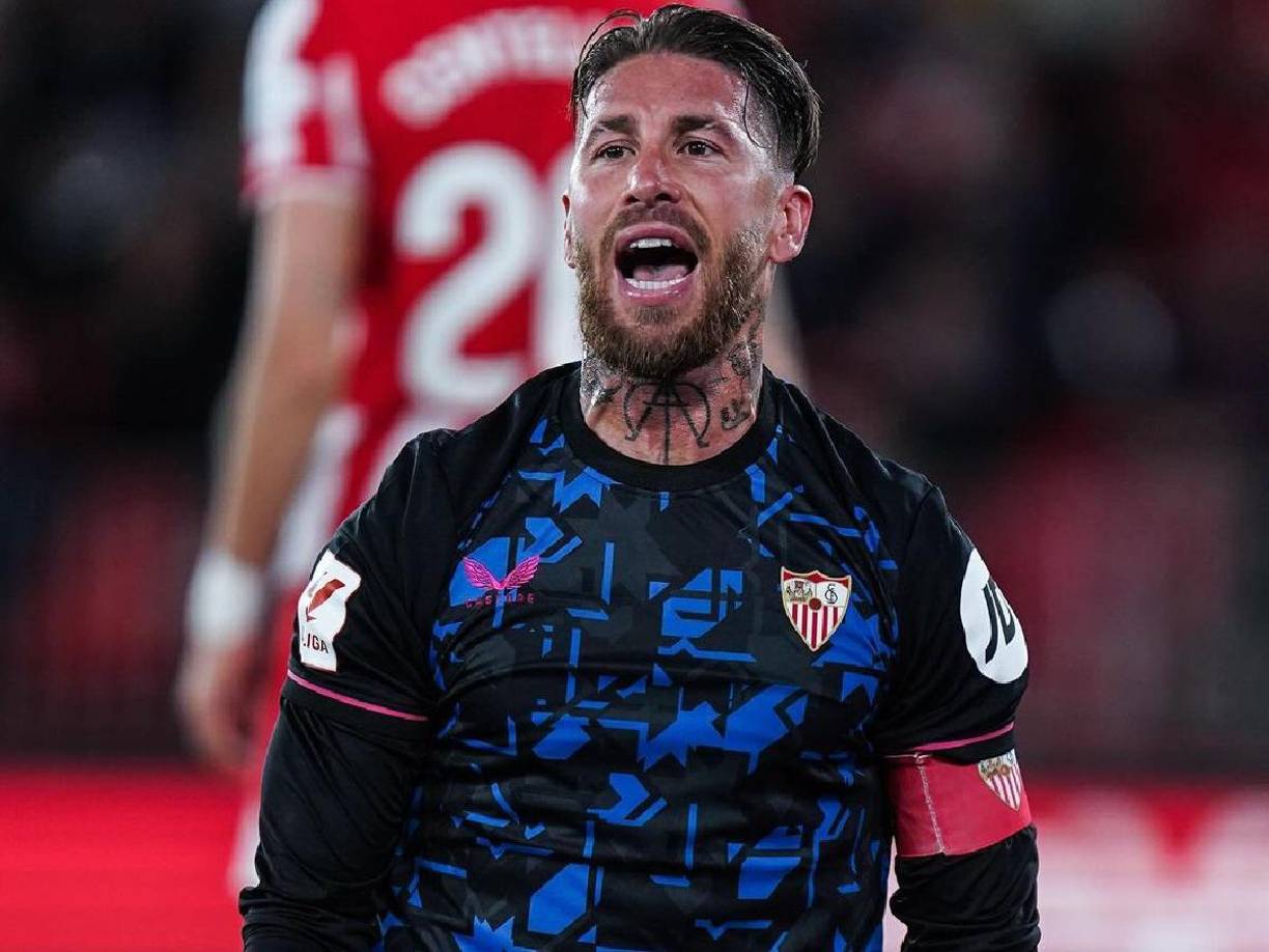 Pese a que no confirmó su futuro, el nombre del defensor español suena en el Al Ittihad de Arabia Saudita, donde milita su excompañero en el Real Madrid, Karim Benzema.