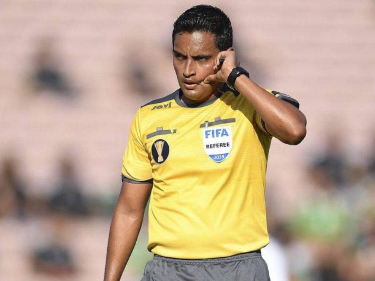 Said no se quedó callado y le respondió a CR7: “Yo le pedí que se acercará, Cristiano es Cristiano y sino quiere, no se acerca, pero él vino a donde estaba y le dije, Sos un gran jugador, pero lo que me dijiste en el entretiempo no es correcto, te respeto mucho, pero aquí venimos a hacer nuestro trabajo como el que estas haciendo vos”, indicó.