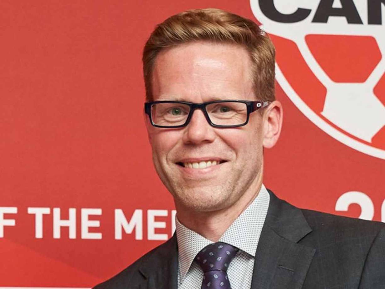 Drew Fischer de Canadá es el árbitro que ha designado Concacaf para el México vs Honduras de este martes y su nombramiento ha generado revuelo ya que no trae buenos recuerdos para la H.