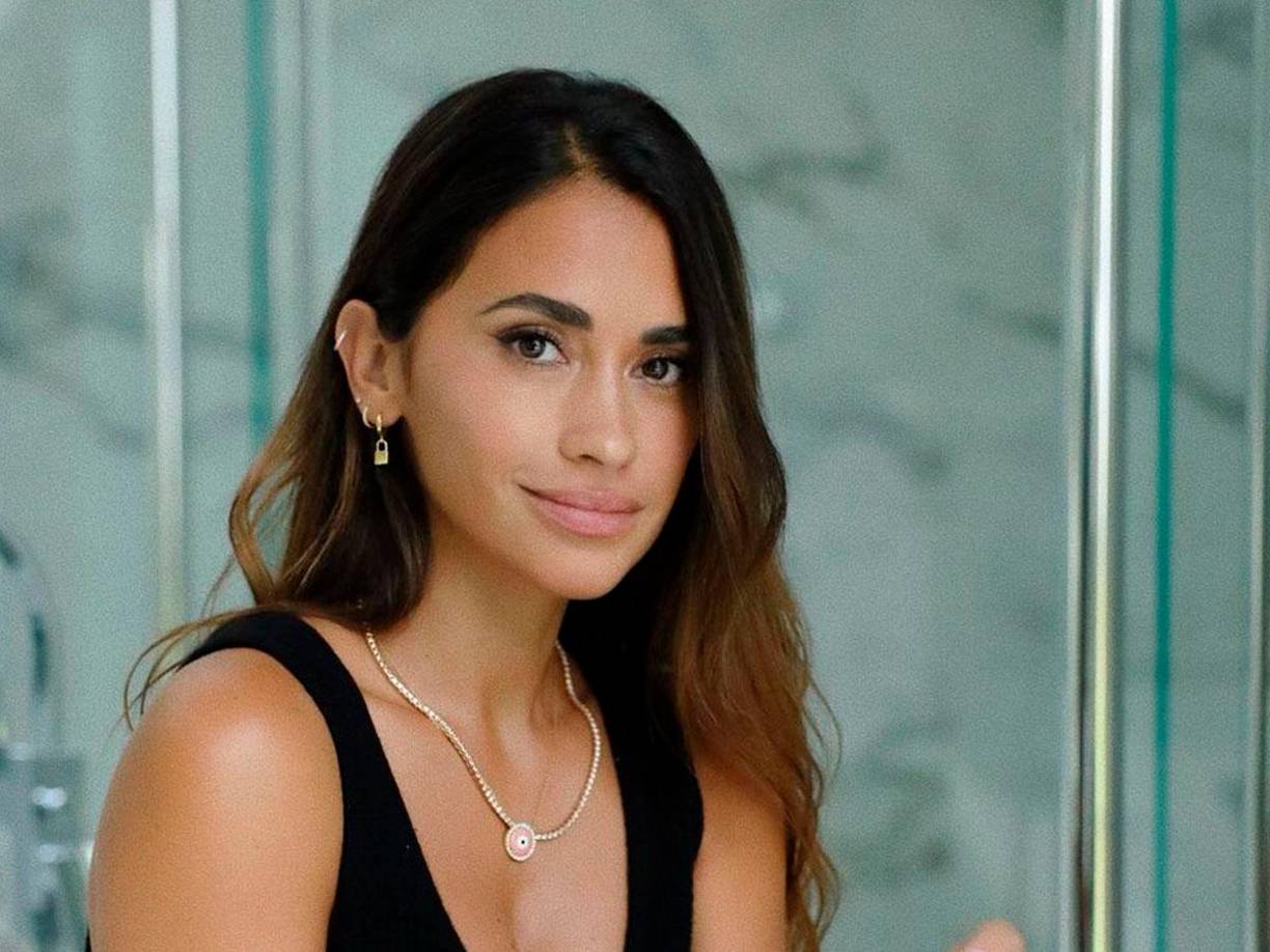 A esos momentos incómodos que se presentaron en el evento del Balón de Oro, se le suma el comportamiento que han tenido Messi y Antonella en redes sociales.