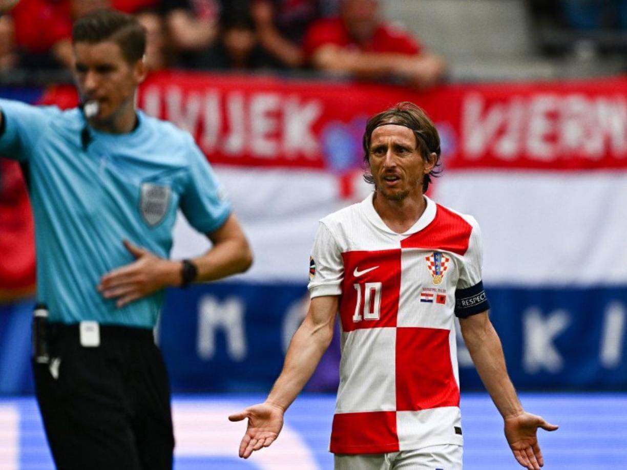 Este resultado mantiene a España e Italia como líderes del grupo B antes de enfrentarse el jueves en Gelsenkirchen, con Albania y Croacia con un punto cada una, teniendo que pelear en la última jornada para, seguramente, intentar pasar como una de las mejores terceras de grupo.