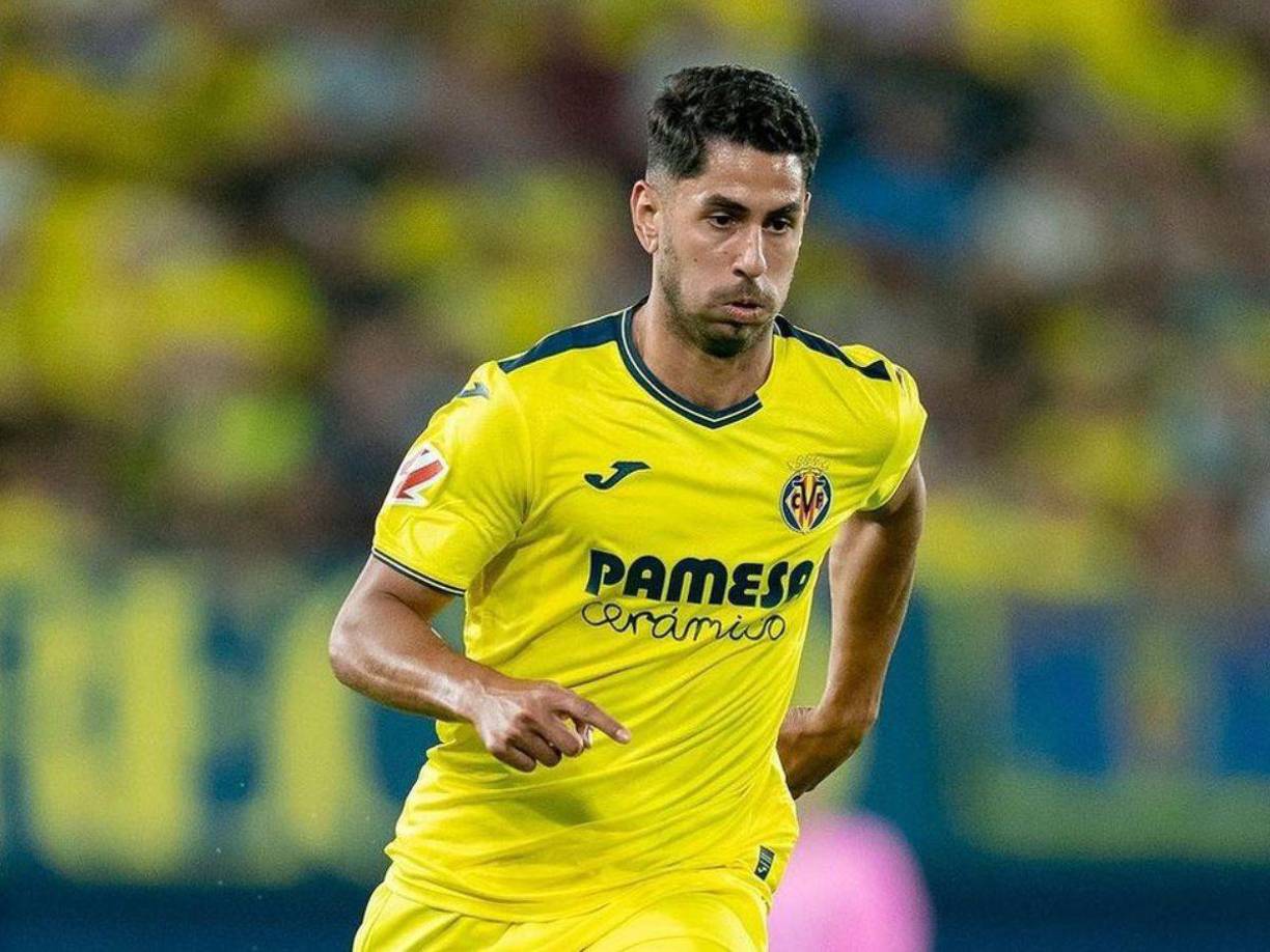 Mundo Deportivo informa que el West Ham de Inglaterra tiene en la mira al delantero Ayoze Pérez, artillero del Villarreal.