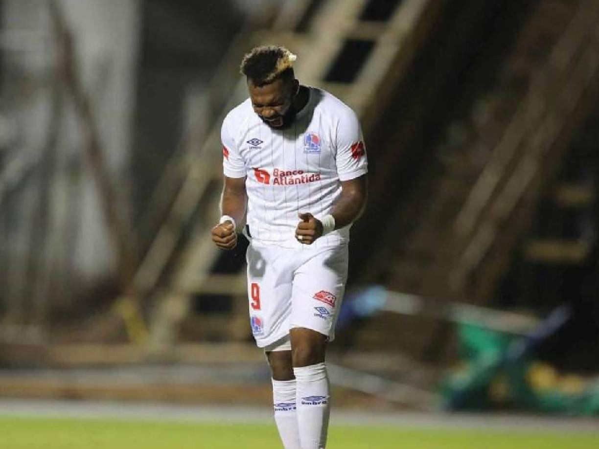 Jorge Benguché - El Toro está en un buen momento con los Albos y también anotó ante Real Sociedad en el cierre de las vueltas. Benguché lleva ocho goles en el campeonato.
