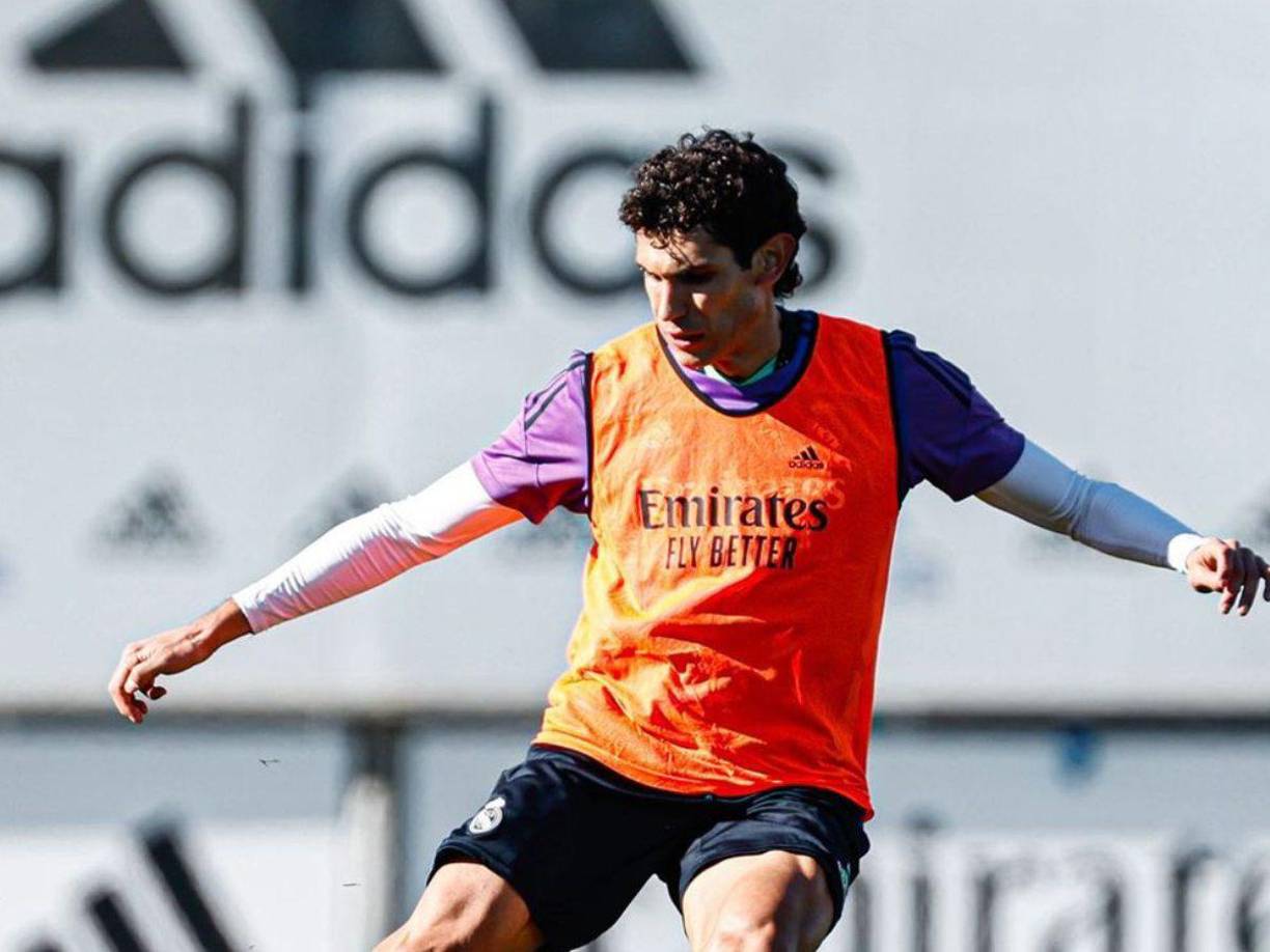 Jesús Vallejo: El zaguero central estuvo cedido a préstamo en el Granada, pero no tuvo los minutos y en Real Madrid tampoco lo quieren para la próxima campaña.