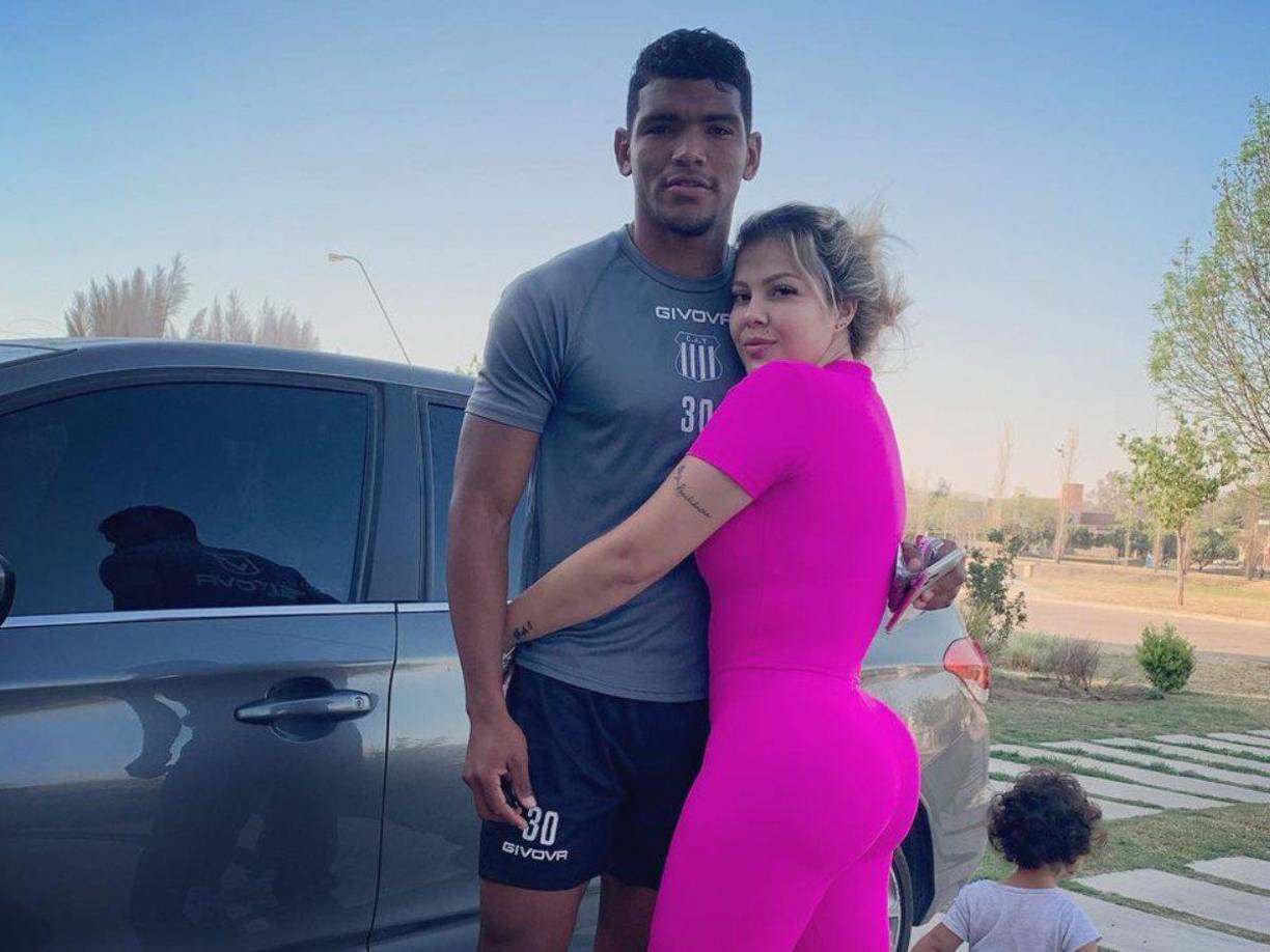 Rafael Pérez y Angie Jiménez están juntos desde hace 10 años y se convirtieron en padres de dos niñas.