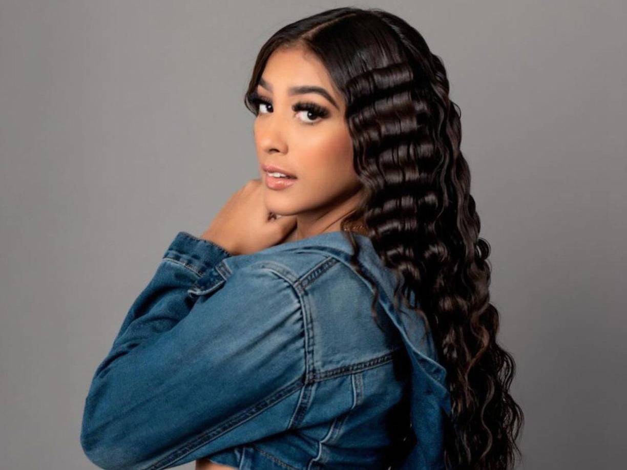 Ella es Alexandra Fuentes, pareja sentimental de uno de los nuevos futbolistas que han llegado al fútbol de Honduras para este Apertura 2024.