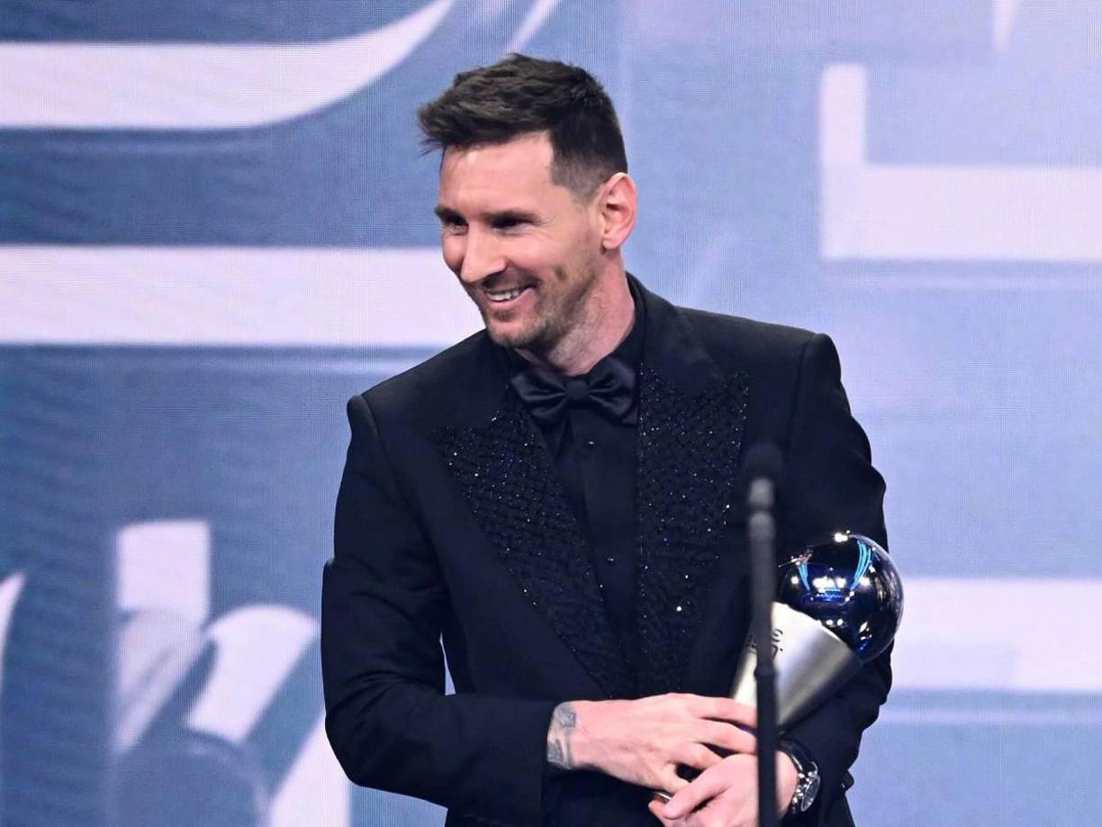 Messi irá por otro premio individual a su larga colección. El vigente bicampeón de la Copa América con la selección argentina y ganador de la MLS Supporters’ Shield con el Inter Miami está nominado entre los 11 candidatos a quedarse con el premio The Best, galardón que ya obtuvo en tres ocasiones (2019, 2022 y 2023).