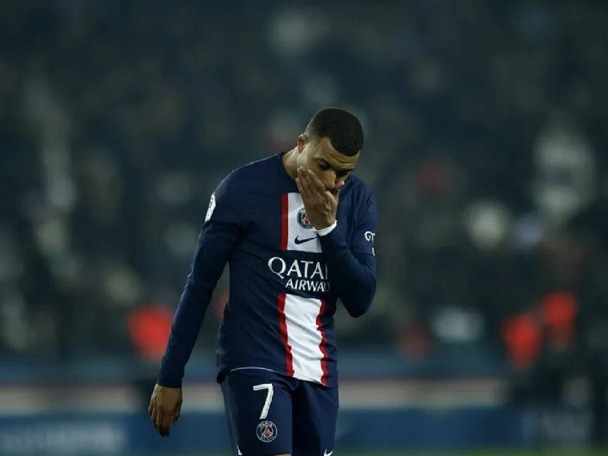 Para el internacional francés, esa renuncia implicaba su reintegración en el grupo, pero estima que desde que a mediados de febrero informó al presidente, Nasser Al Khelaïfi, que dejaría el club francés, se le hizo una especie de vacío y se le redujo el volumen de juego.