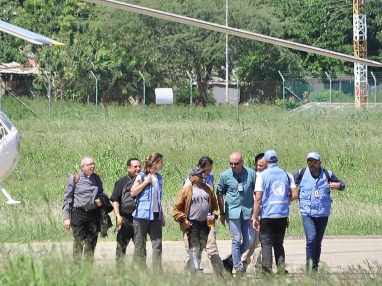 Luis Manuel Díaz, de 56 años, fue entregado por la guerrilla a una delegación de la Iglesia católica y Naciones Unidas el jueves, en una zona montañosa de la frontera colombo-venezolana. 