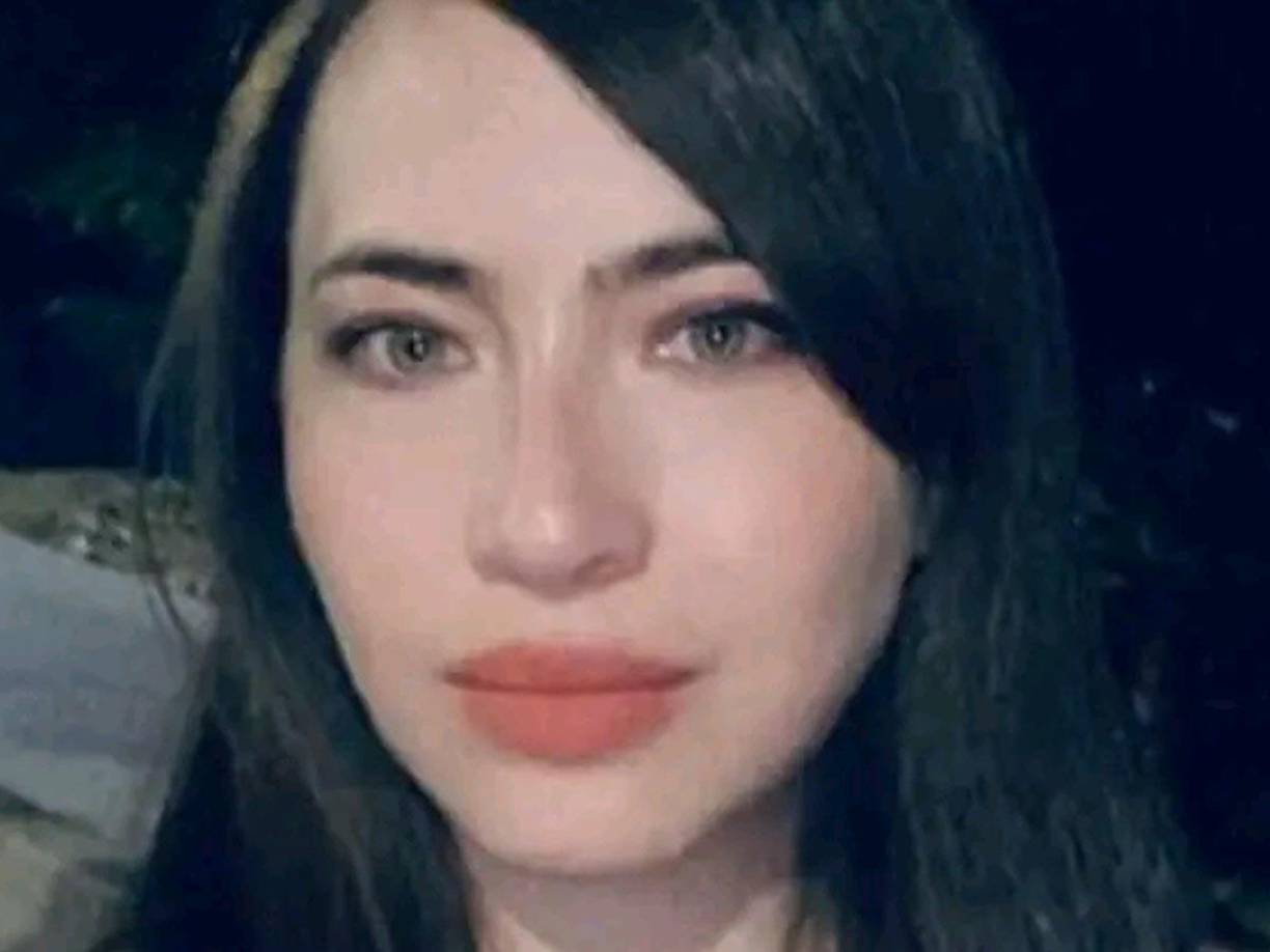 La Fiscalía General de Justicia de la Ciudad de México ha iniciado una investigación, en la que se ha involucrado a la fiscalía especializada en feminicidios para esclarecer las circunstancias del caso. Aunque no se encontraron huellas de violencia ni de robo en la escena, fueron halladas jeringas y medicamentos que podrían contener fentanilo. 