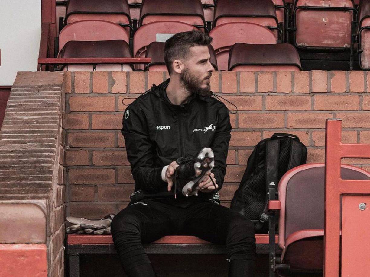 Fabrizio Romano informa que el portero español David de Gea finalmente no se irá al Genoa de Italia.