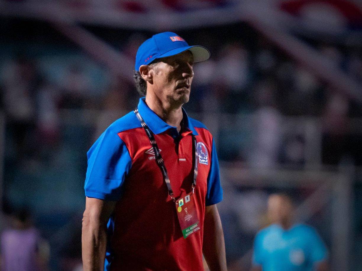 Según Orlando Ponce, Pedro Troglio tiene molesto a Jerry Bengtson, Kevin López, Carlos Sanchez y Gabriel Araújo ya que en los últimos juegos han sido suplentes.