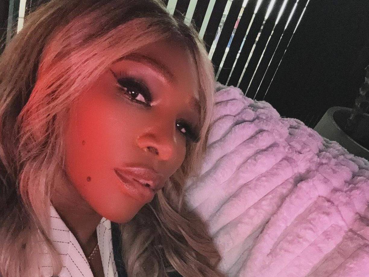 En primera instancia, tras una resonancia magnética, los médicos le indicaron que no era urgente retirar el quiste, a menos que ella lo deseara. Sin embargo, Williams manifestó que “siguió creciendo”.