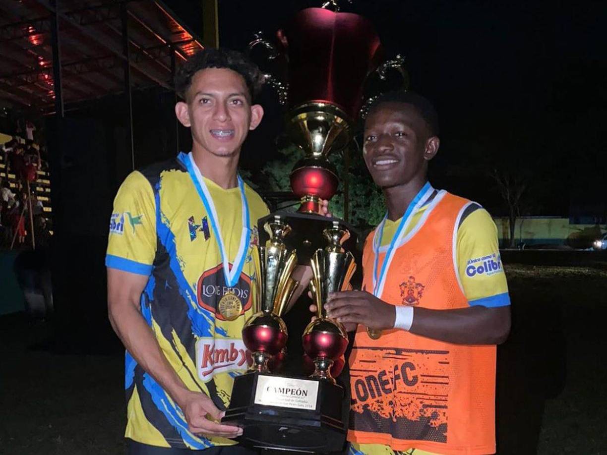 Se disputaba una Copa y el Lone FC se la ganó al Vida mediante sorteo. El juego finalizó empatado 2-2 y se suspendió por apagón en el estadio.