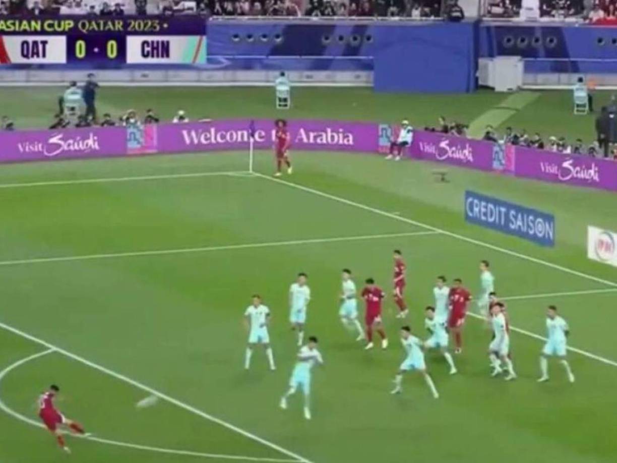 Hassan Al Haydos - Catar-RP China | 21 de enero de 2024: Akram Afif se encargó de mandar un saque de esquina, donde el delantero catarí se perfiló antes de ejecutar un latigazo imparable que se coló por la escuadra. El tanto certificó el triunfo por 1-0 de Catar en la fase de grupos de la Copa Asiática de la AFC.