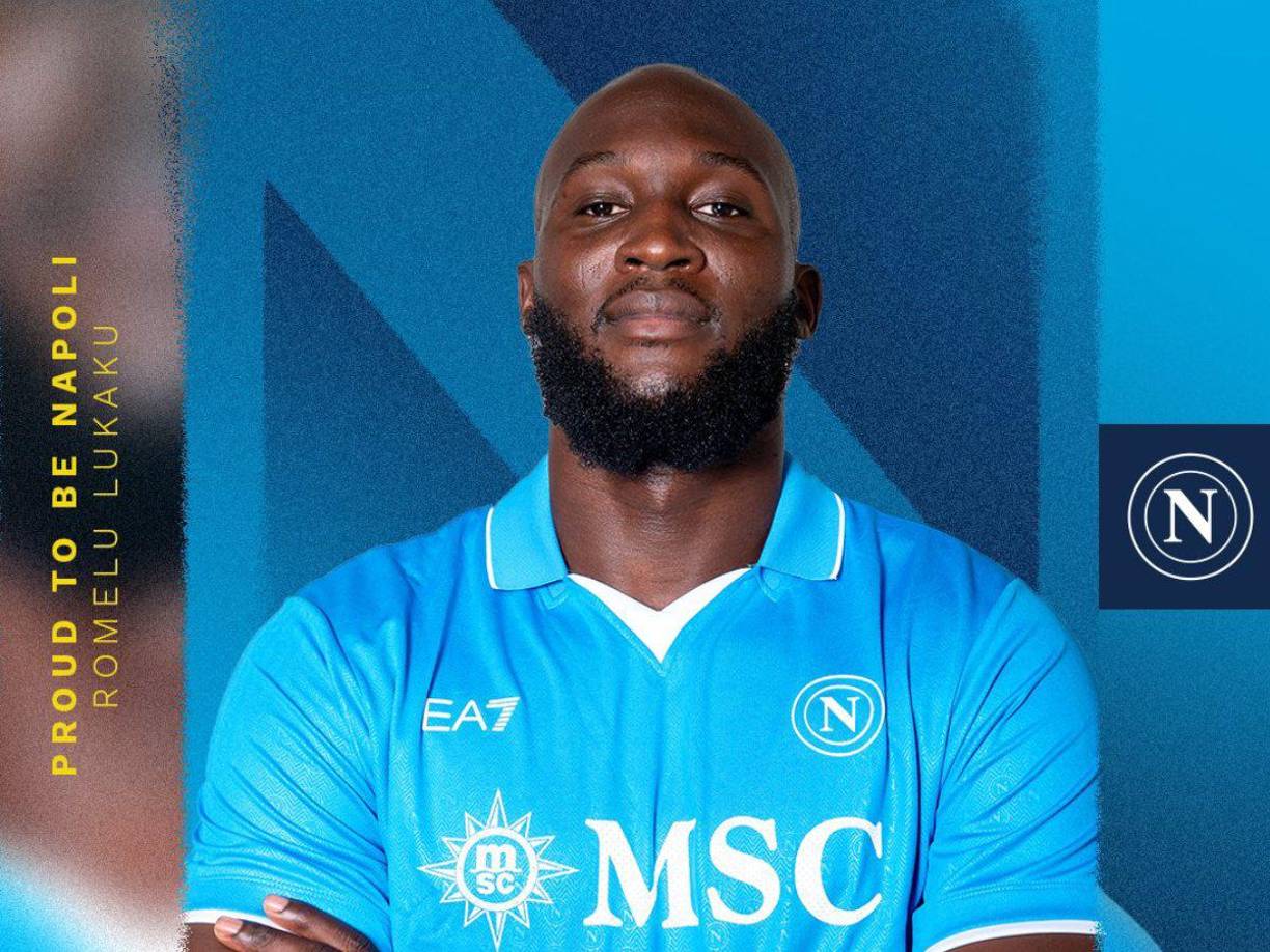 El delantero belga Romelu Lukaku es nuevo jugador del Napolipor 30.000.000 € + 15M€ bonus. Firma hasta junio de 2027 y llega procedente de la Roma.