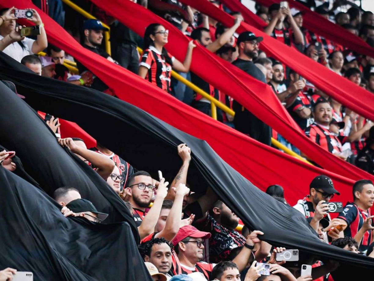 La Liga Deportiva Alajuelense se encuentra como el mejor equipo centroamericano en el ranking de Concacaf, ocupando el puesto 42 con 1.155 puntos. Por este motivo se ilusiona con la opción de ser invitado al Mundial de Clubes.