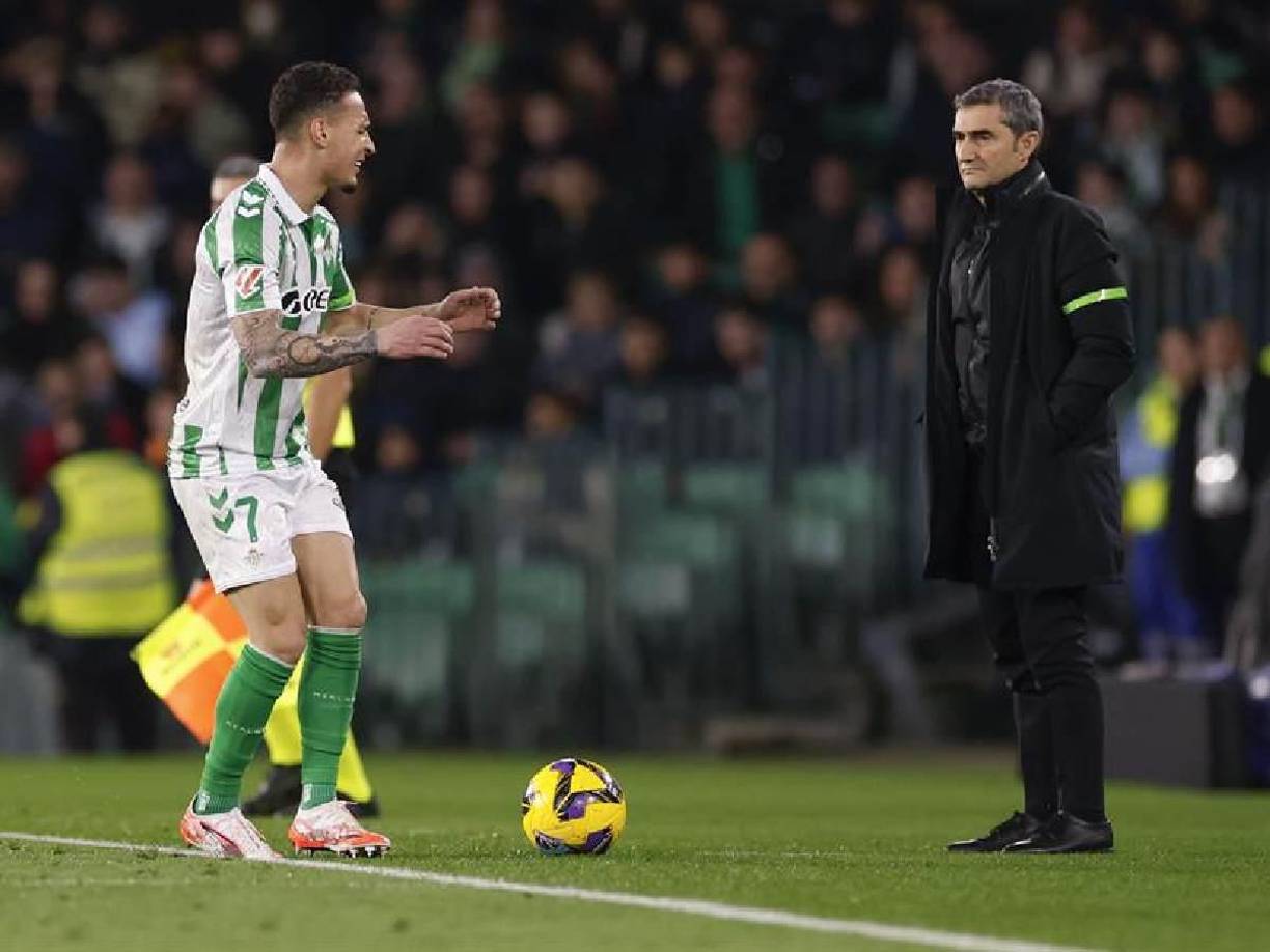 El extremo brasileño Antony Matheus, que se puso esta semana a las órdenes del entrenador del Betis, el chileno Manuel Pellegrini, tras llegar cedido por el Manchester United, fue titular este domingo en el partido ante el Athletic Club.