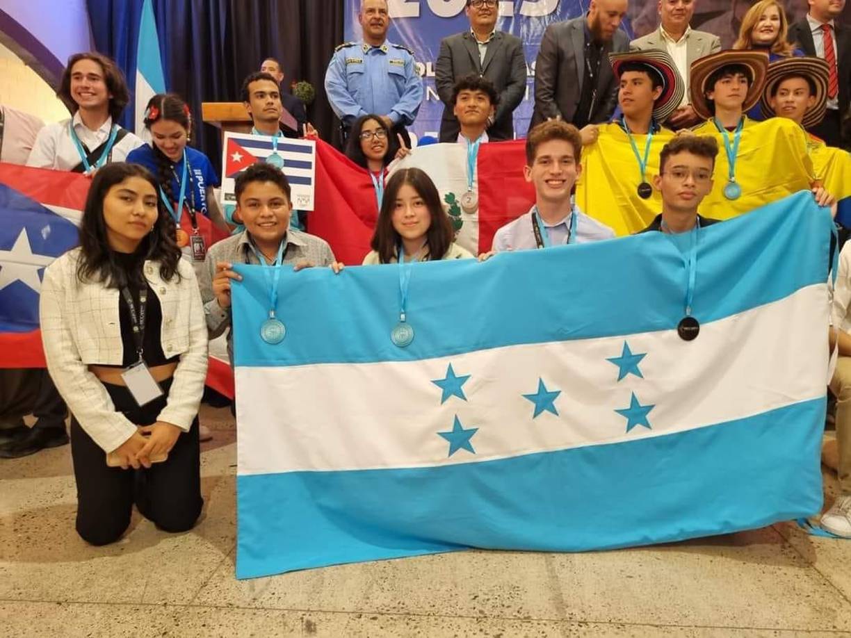 Para esta octava edición, donde el comité de Física hondureño fue anfitrión, asistieron 9 países de la región entre ellos México, Colombia, Cuba, República Dominicana, Puerto Rico, Guatemala, El Salvador, Honduras, y Perú como invitado especial.