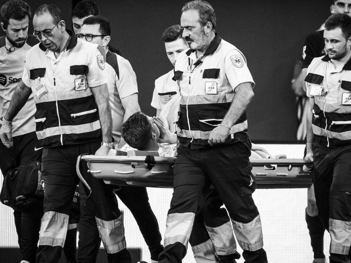 El Barça comenzó la búsqueda de nuevo arquero luego de que se confirmara que Ter Stegen sufrió una rotura completa del tendón rotuliano de la rodilla derecha.