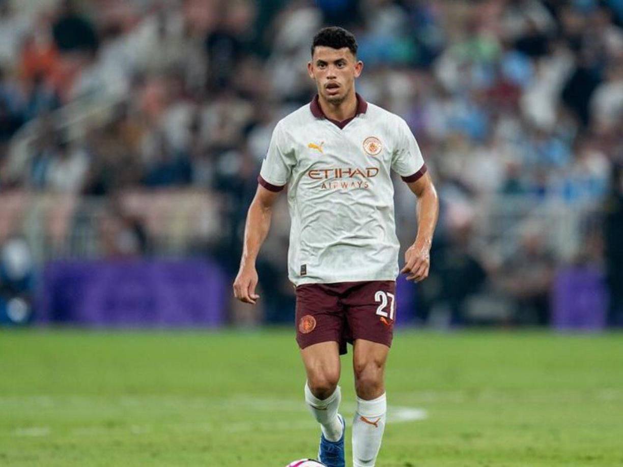 Allí comprobaron que Nunes tenía el teléfono móvil de otra persona y tras tomar manifestación a la víctima fue engrilletado, momento en el que mostró una conducta muy desafiante con los agentes.