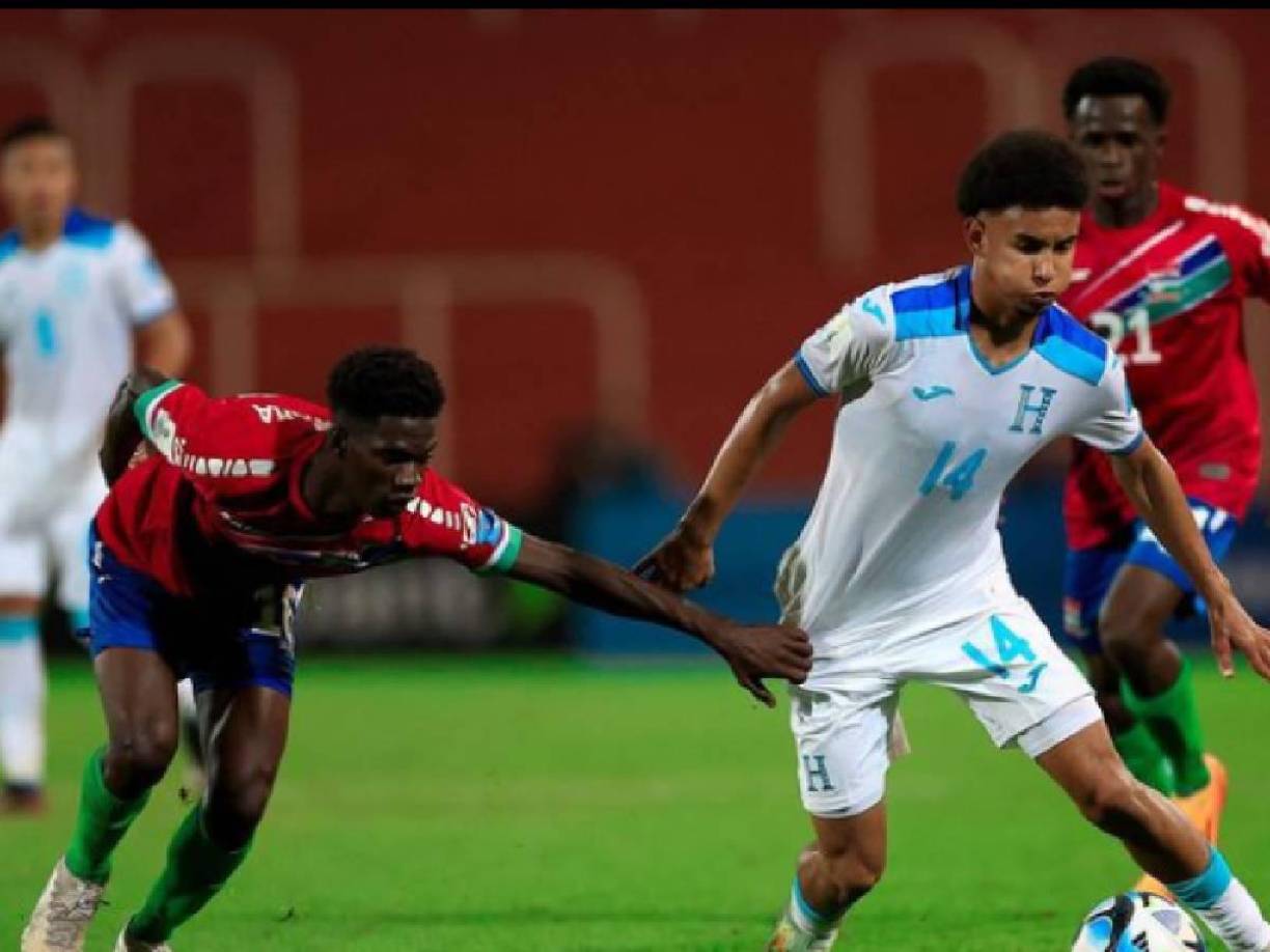 Defensas: Javier Arriaga (Marathón).