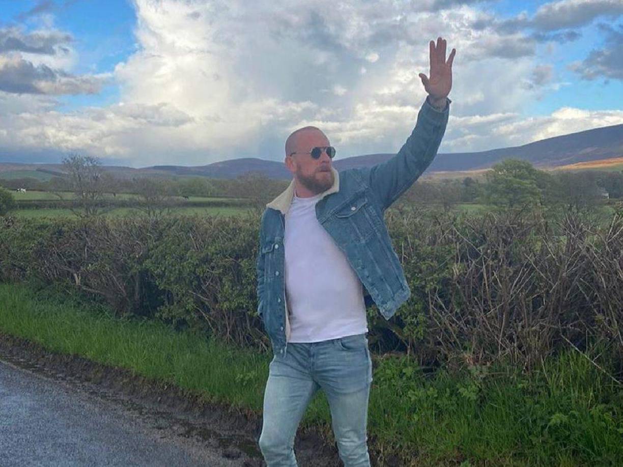 En este escenario, sus ocho medallas olímpicas, siete de ciclismo en pista y el oro de la contrarreloj de Londres 2012, podrían salir a la venta.