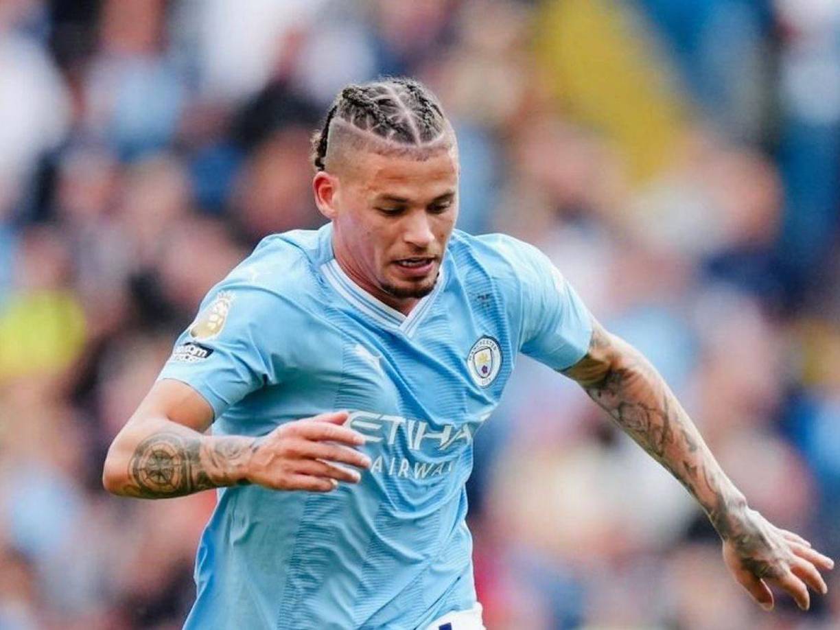 Kalvin Phillips se “cansó” de Pep Guardiola. Esta es la información que resalta Sky Sports, asegurando que el volante inglés le ha pedido al Manchester City su salida definitva ante la falta de oportunidades. Cabe recordar que el curso anterior estuvo cedido en el West Ham.