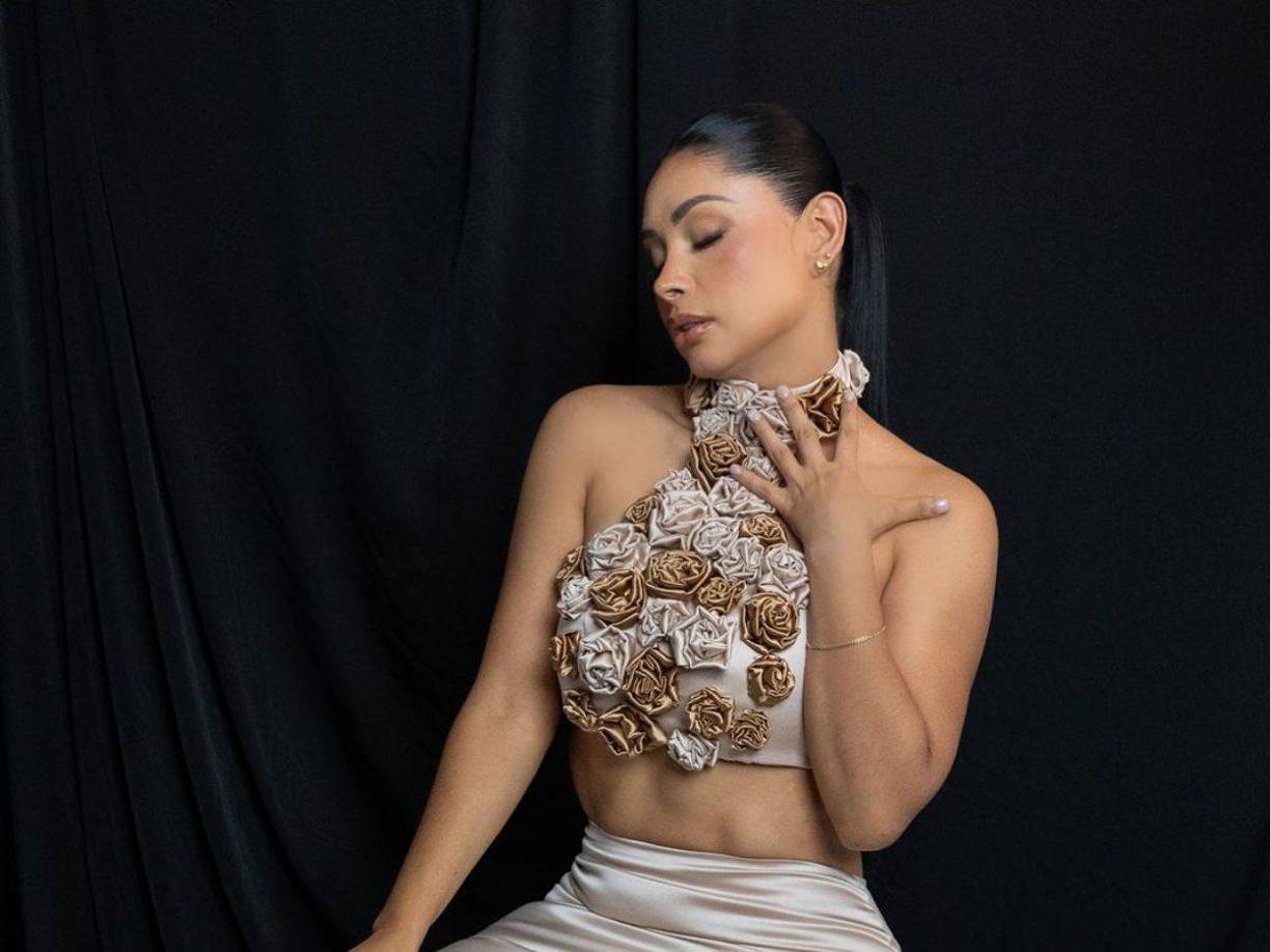 Pamela Cristle Franco Viera es una cantante y bailarina peruana. La chica ahora sale con Christian Cueva.