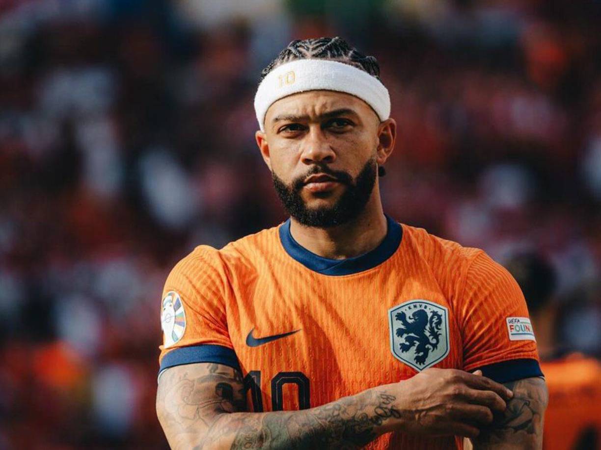 El Rayo Vallecano pretende el fichaje del delantero Memphis Depay. 